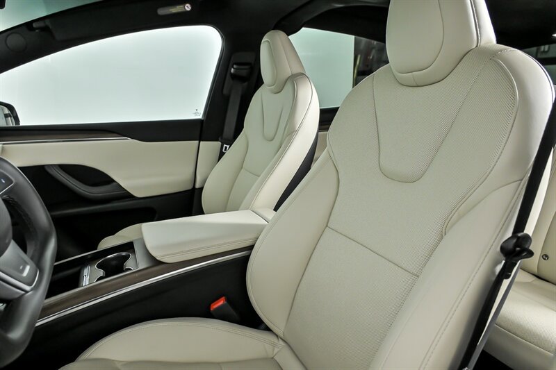 Used 2023 Tesla Model X AWD/4WD image 18