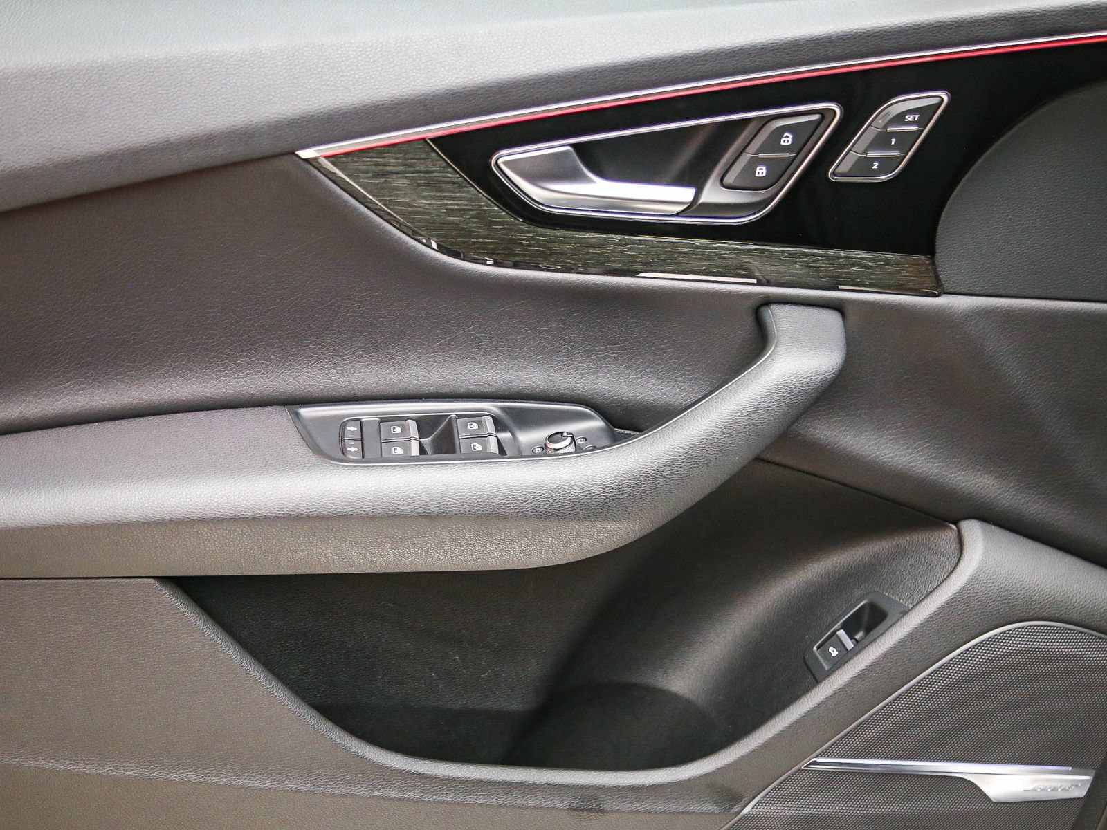 Used 2018 Audi Q7 3.0T Prestige w/ Prestige Package AWD/4WD image 24