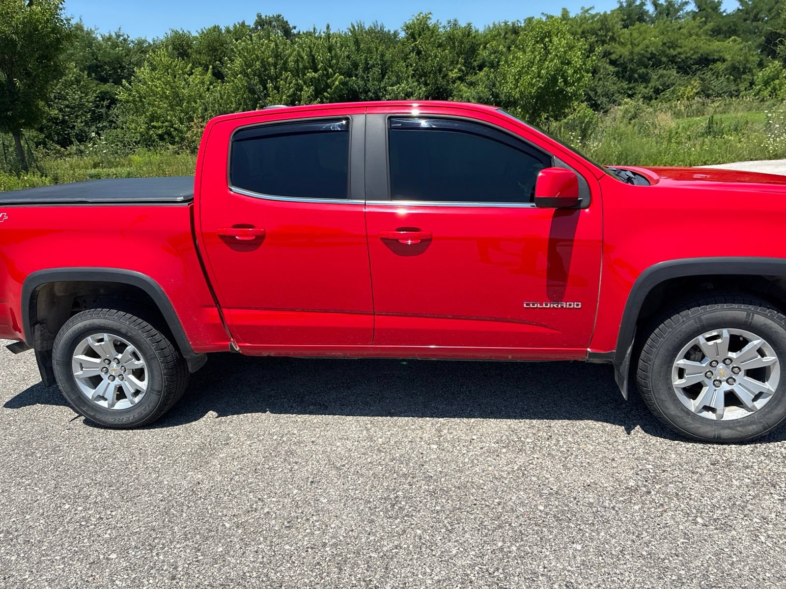 Used 2018 Chevrolet Colorado LT AWD/4WD image 14