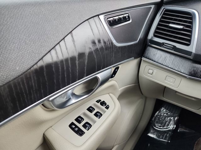 Used 2020 Volvo XC90 T5 Momentum image 35