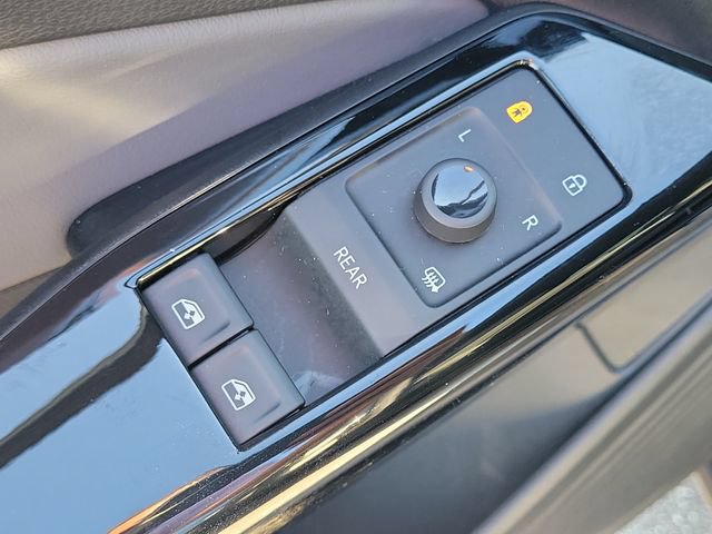 Certified 2022 Volkswagen ID.4 Pro AWD/4WD image 14