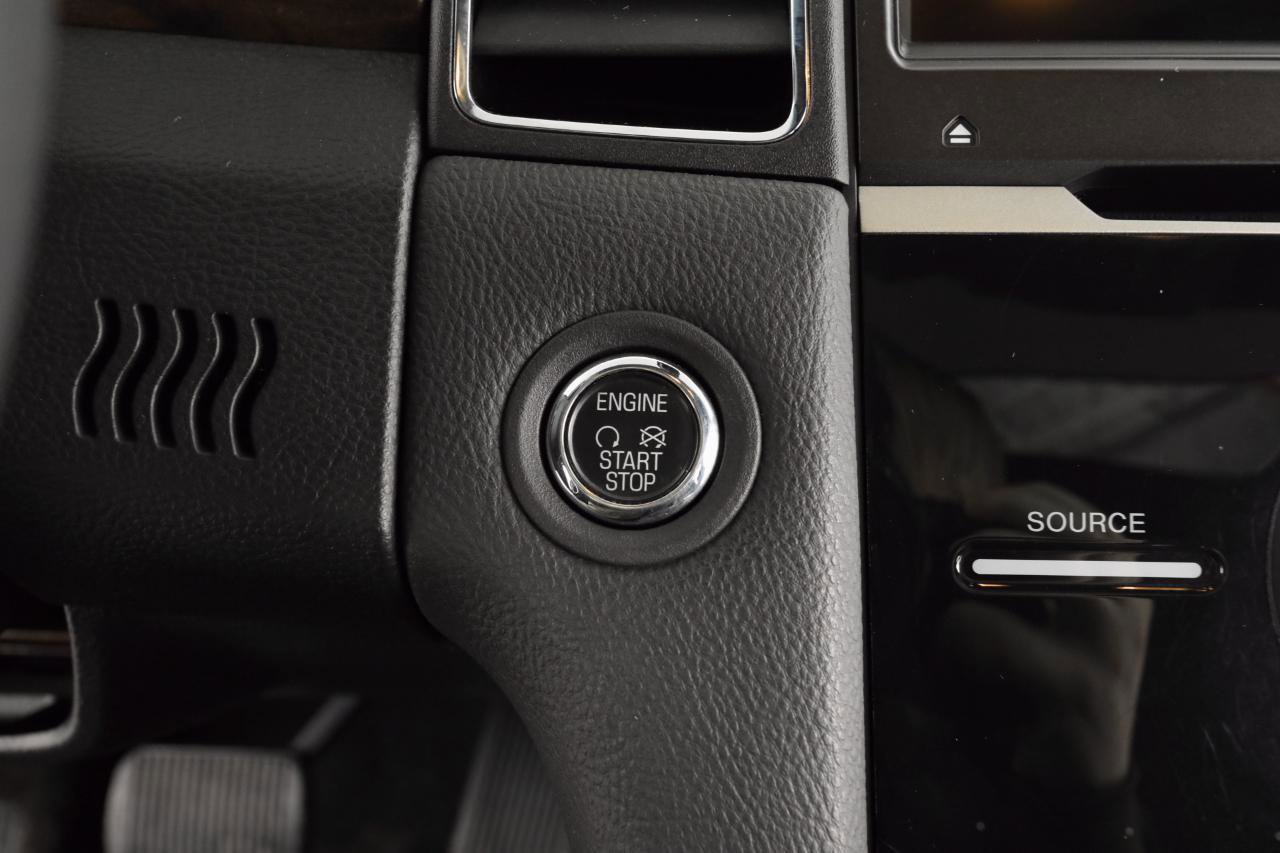 Used 2014 Ford Taurus Limited w/ Equipment Group 301A image 33