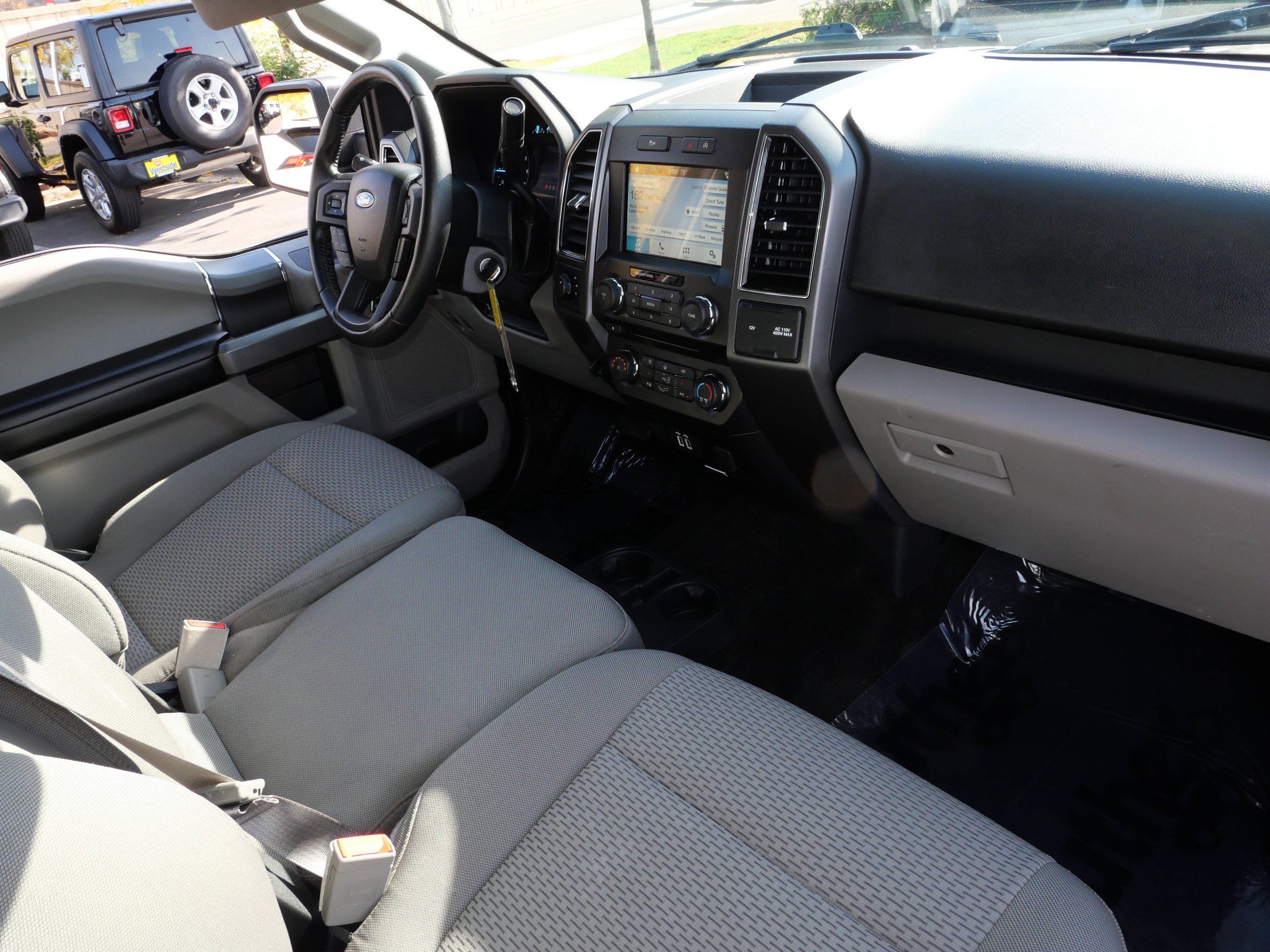 Used 2018 Ford F150 XLT w/ Equipment Group 302A Luxury AWD/4WD image 10