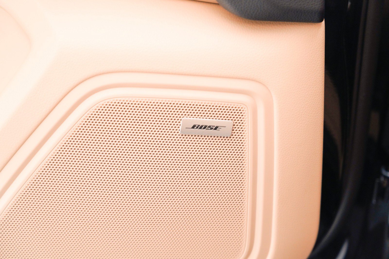 New 2026 Porsche Macan image 25