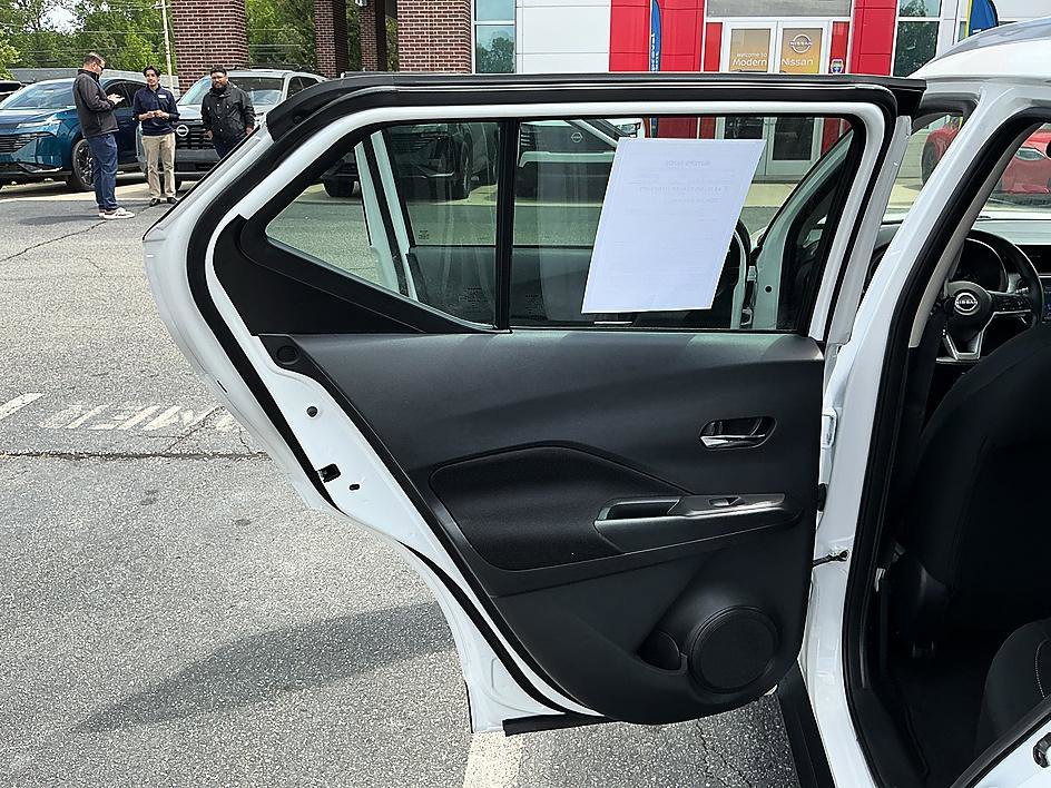 Certified 2023 Nissan Kicks SV FWD image 22