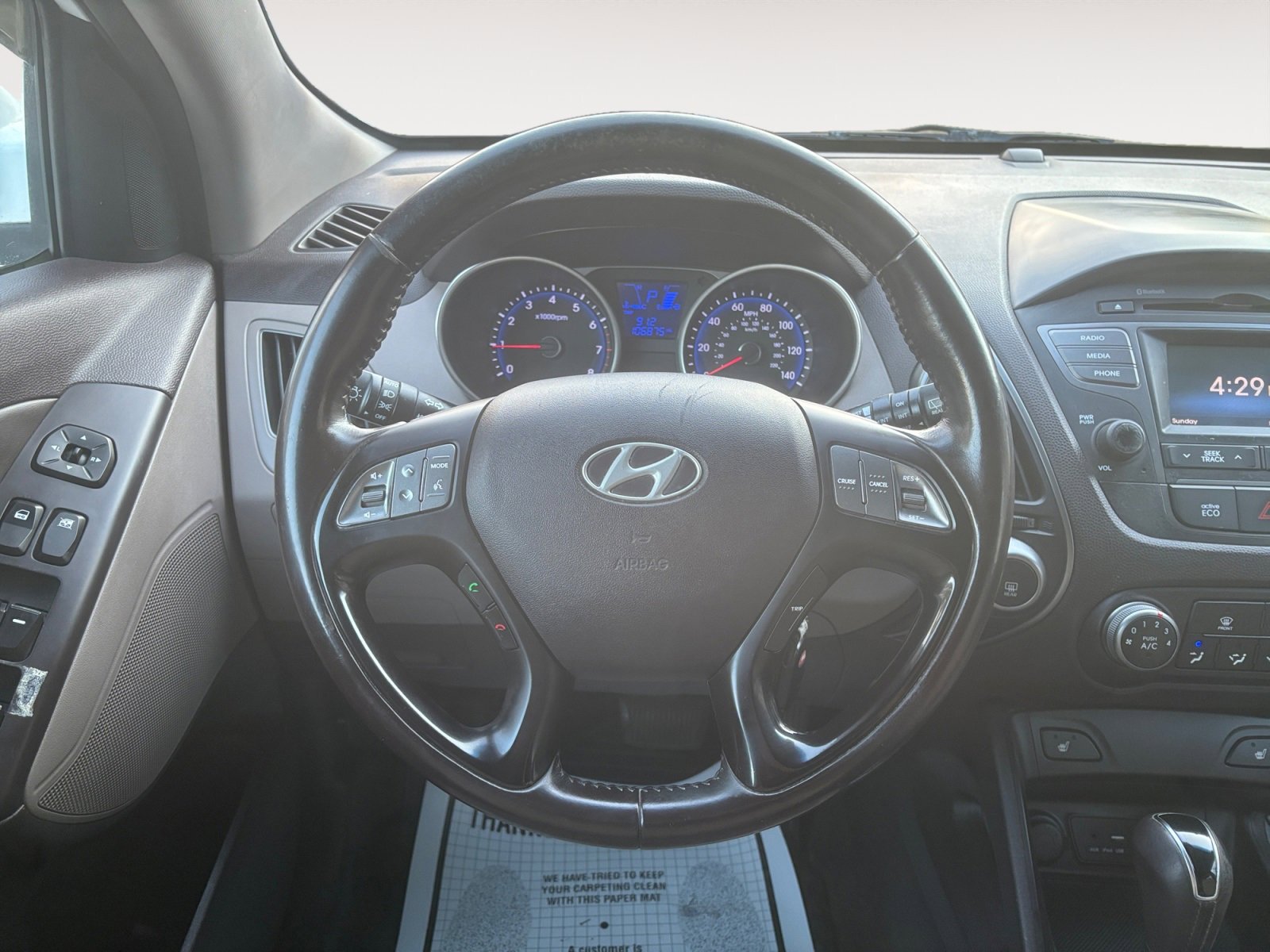 Used 2015 Hyundai Tucson SE image 12