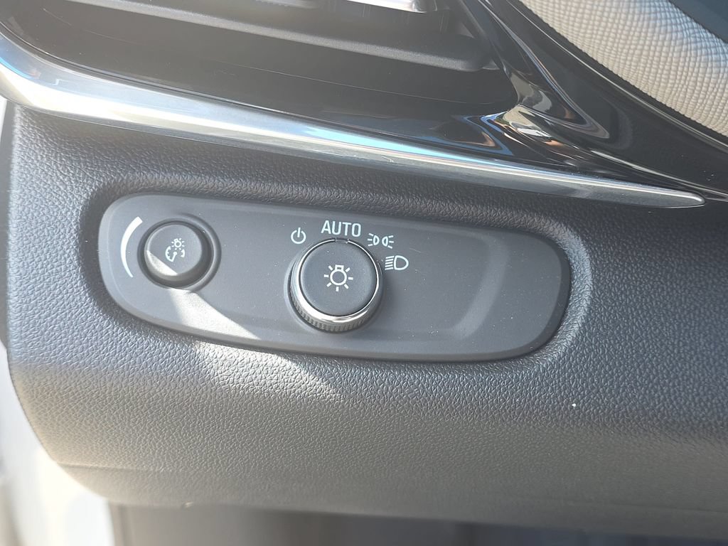 Certified 2024 Buick Envista Avenir FWD image 29