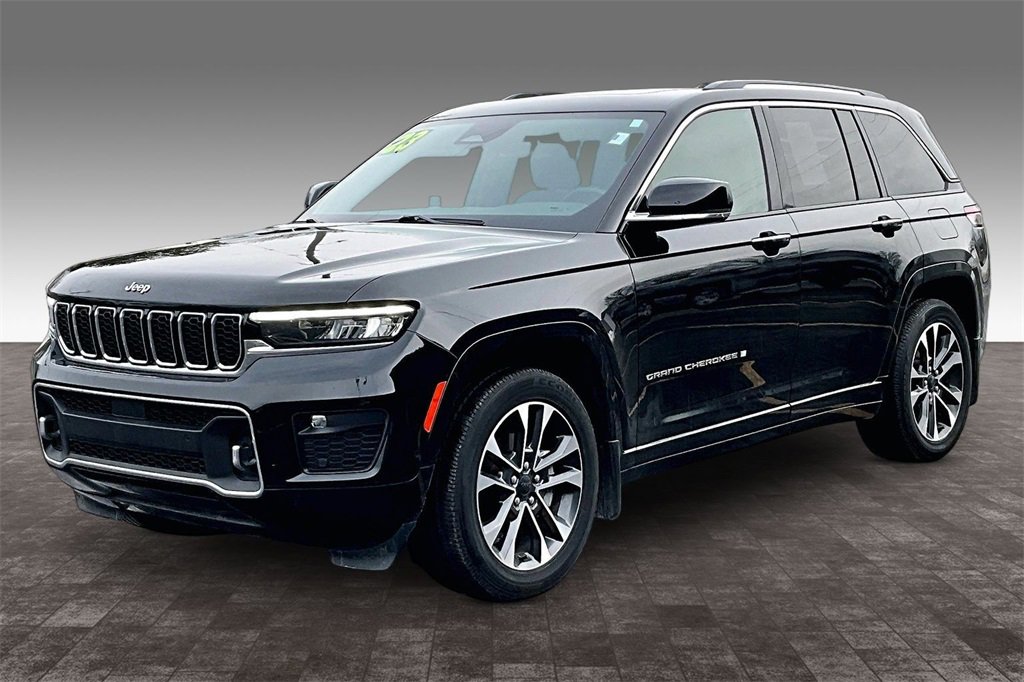 Used 2023 Jeep Grand Cherokee Overland w/ MOPAR Finishing Package image 24