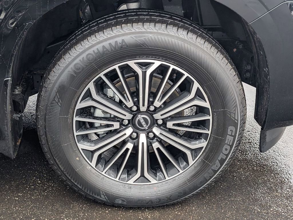 Used 2025 Nissan Armada Platinum image 19