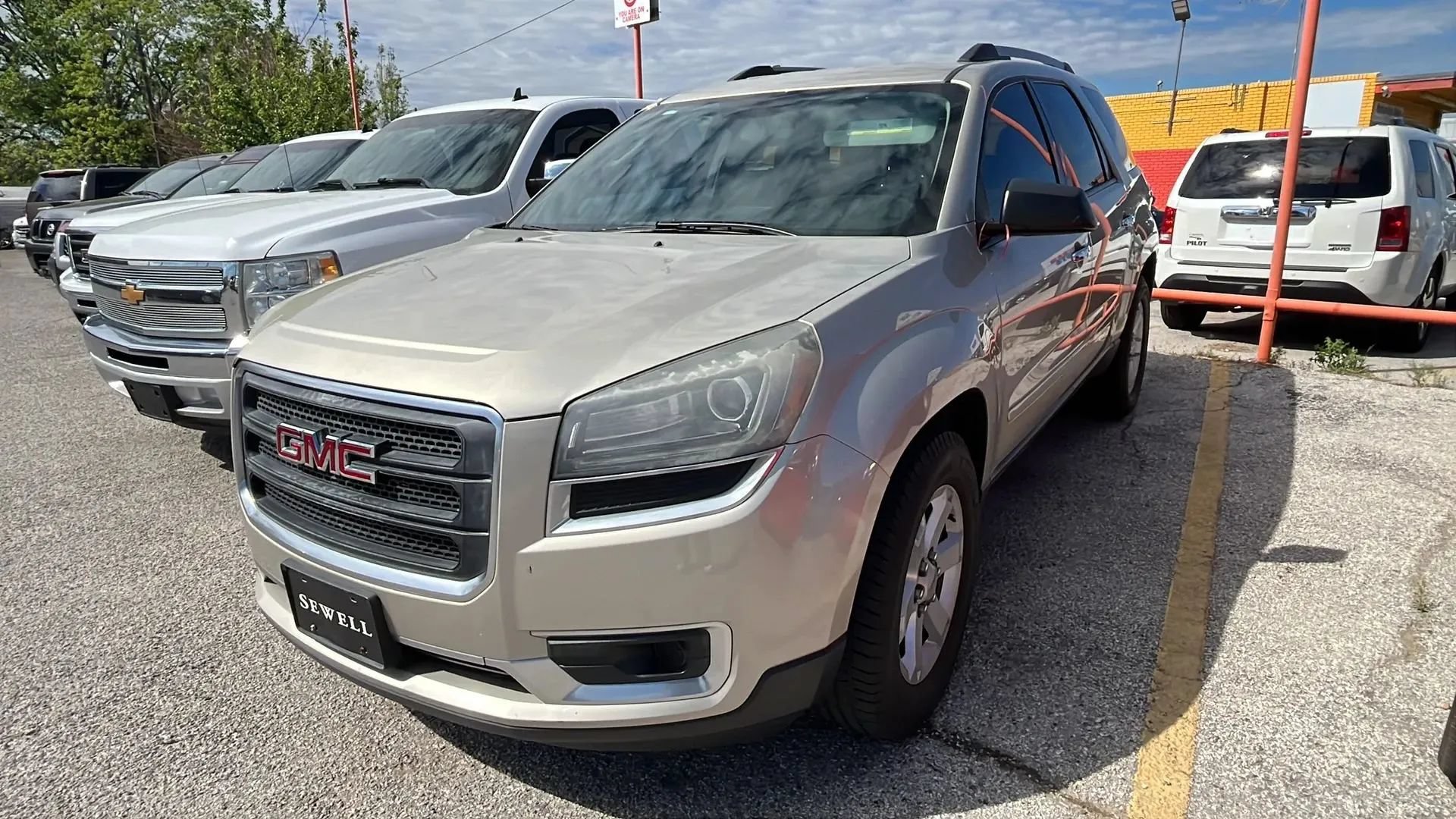 Used 2014 GMC Acadia SLE FWD image 1