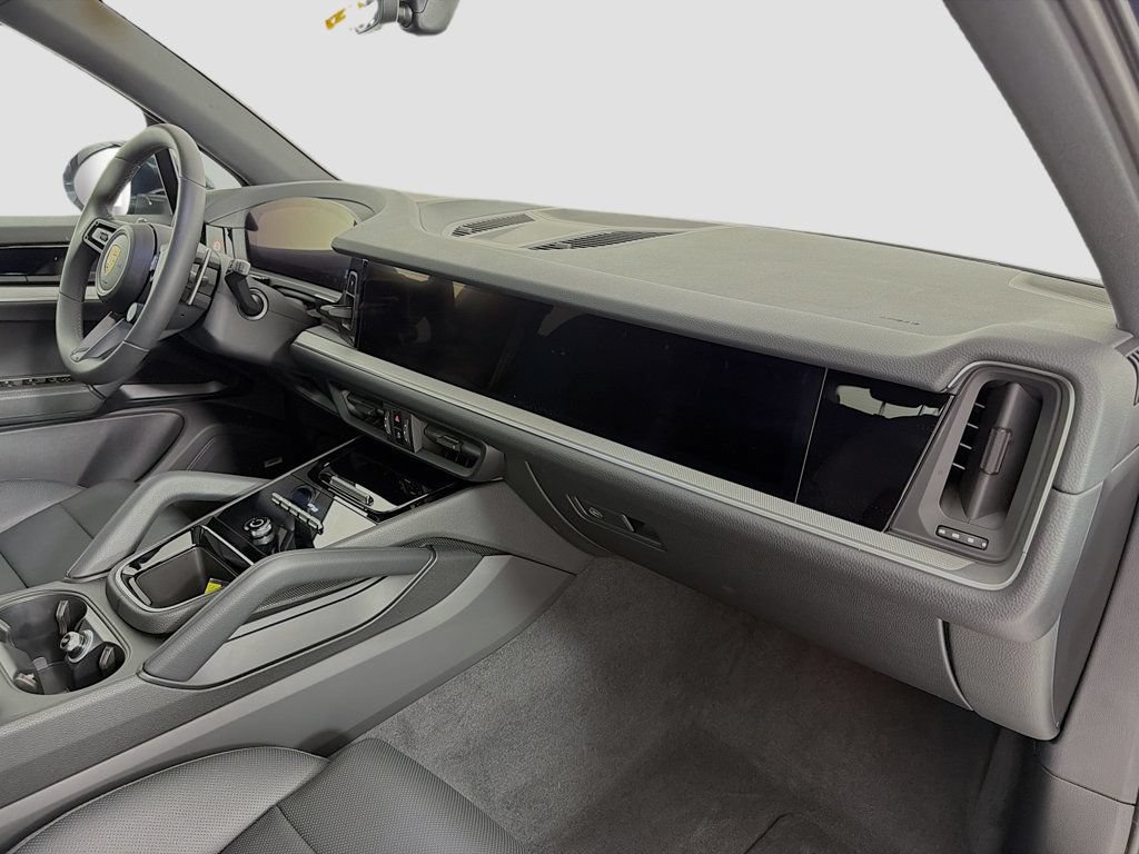 Certified 2025 Porsche Cayenne AWD/4WD image 30