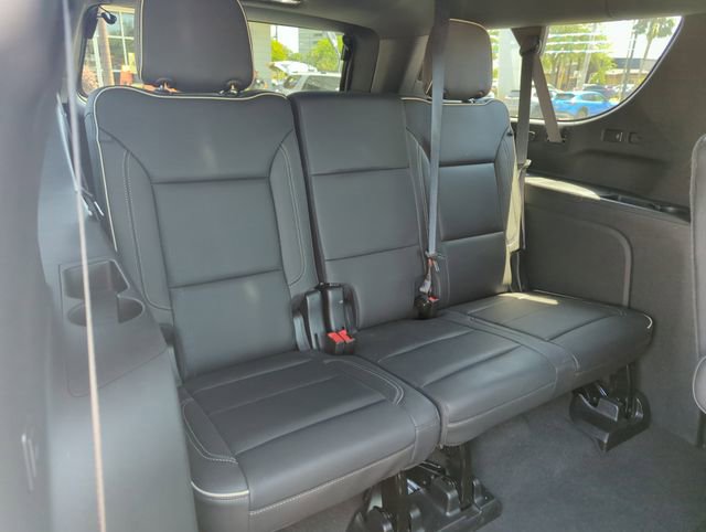 Used 2024 GMC Yukon XL SLT w/ SLT Luxury Package AWD/4WD image 34