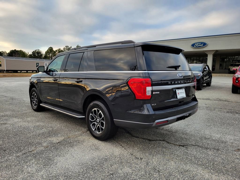 Certified 2023 Ford Expedition Max XLT image 3