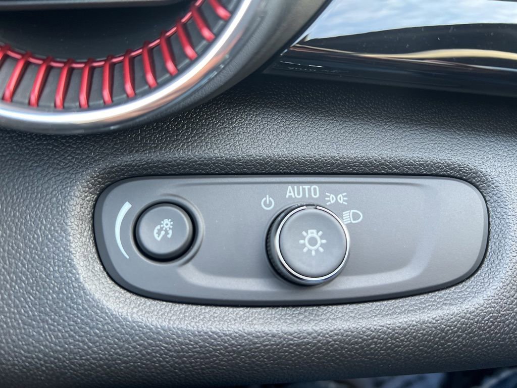 New 2026 Chevrolet Trax RS w/ Sunroof Package image 15