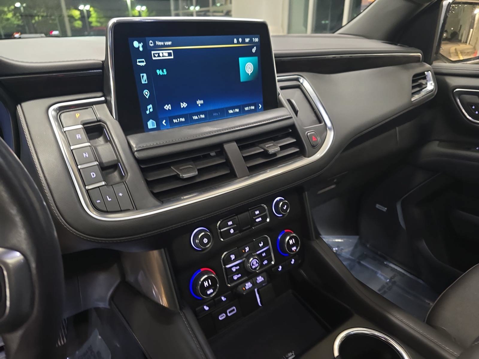 Used 2022 Chevrolet Tahoe LT w/ Luxury Package AWD/4WD image 21