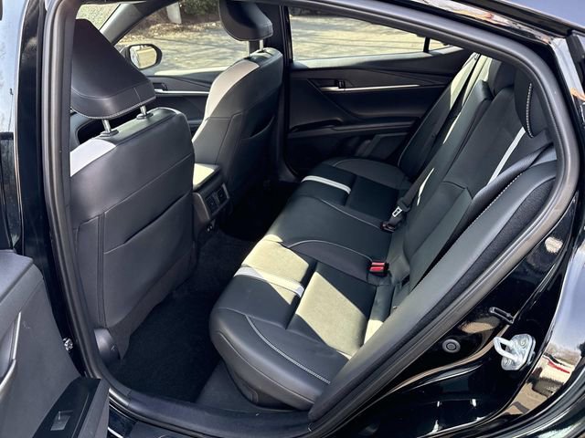 Used 2025 Toyota Camry SE w/ Convenience Package image 17