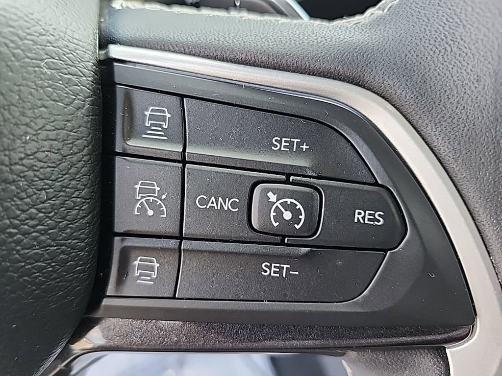 Certified 2023 Jeep Grand Cherokee Laredo image 26