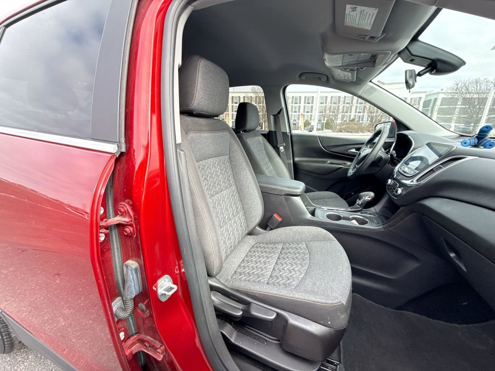 Used 2023 Chevrolet Equinox LT image 23