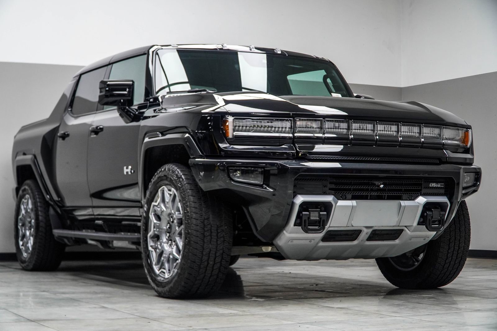 Used 2025 GMC Hummer EV 3X AWD/4WD image 4