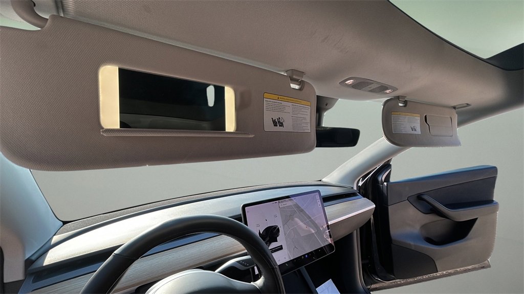 Used 2021 Tesla Model Y Long Range image 18