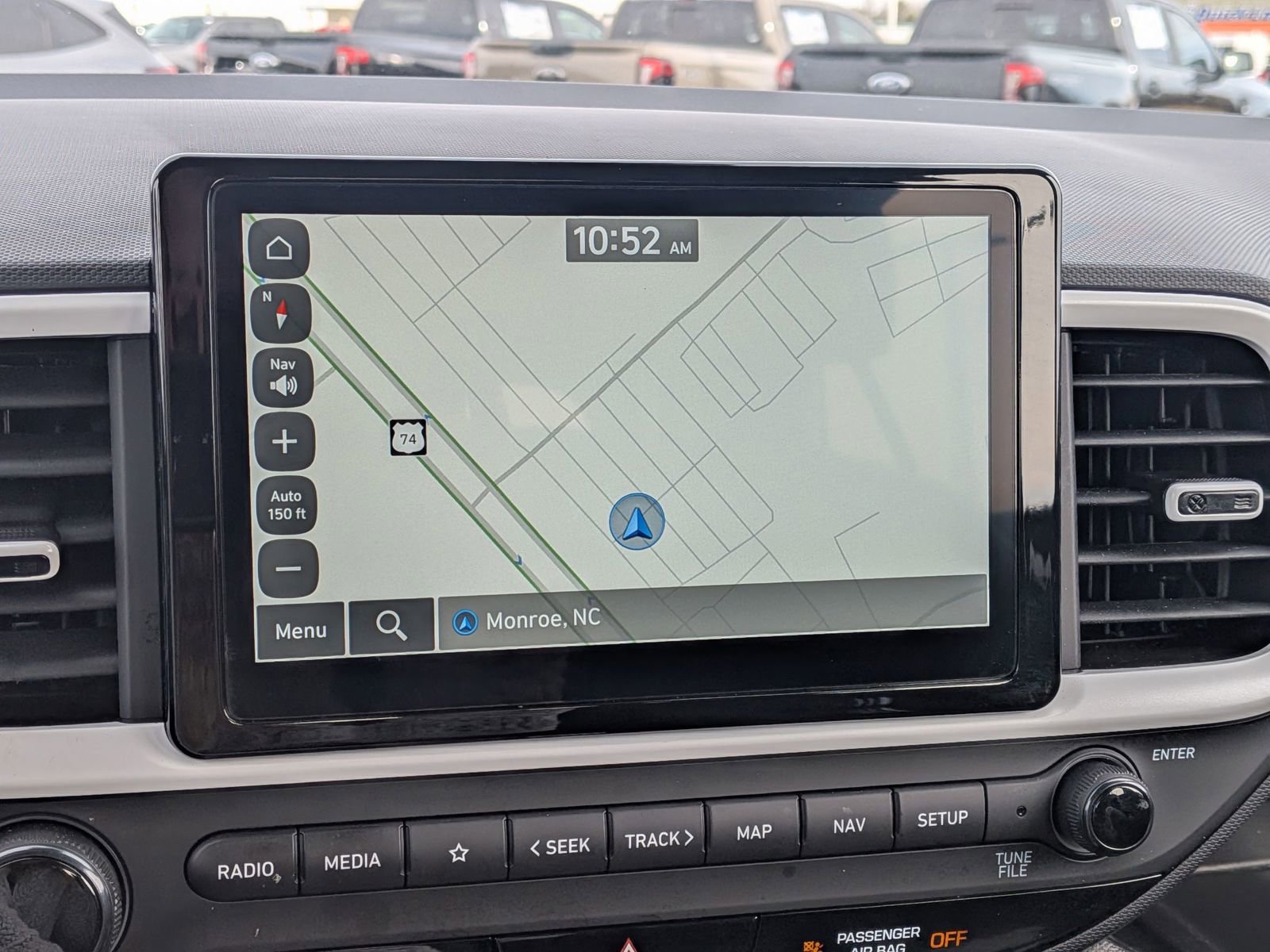 Used 2025 Hyundai Venue Limited FWD image 21