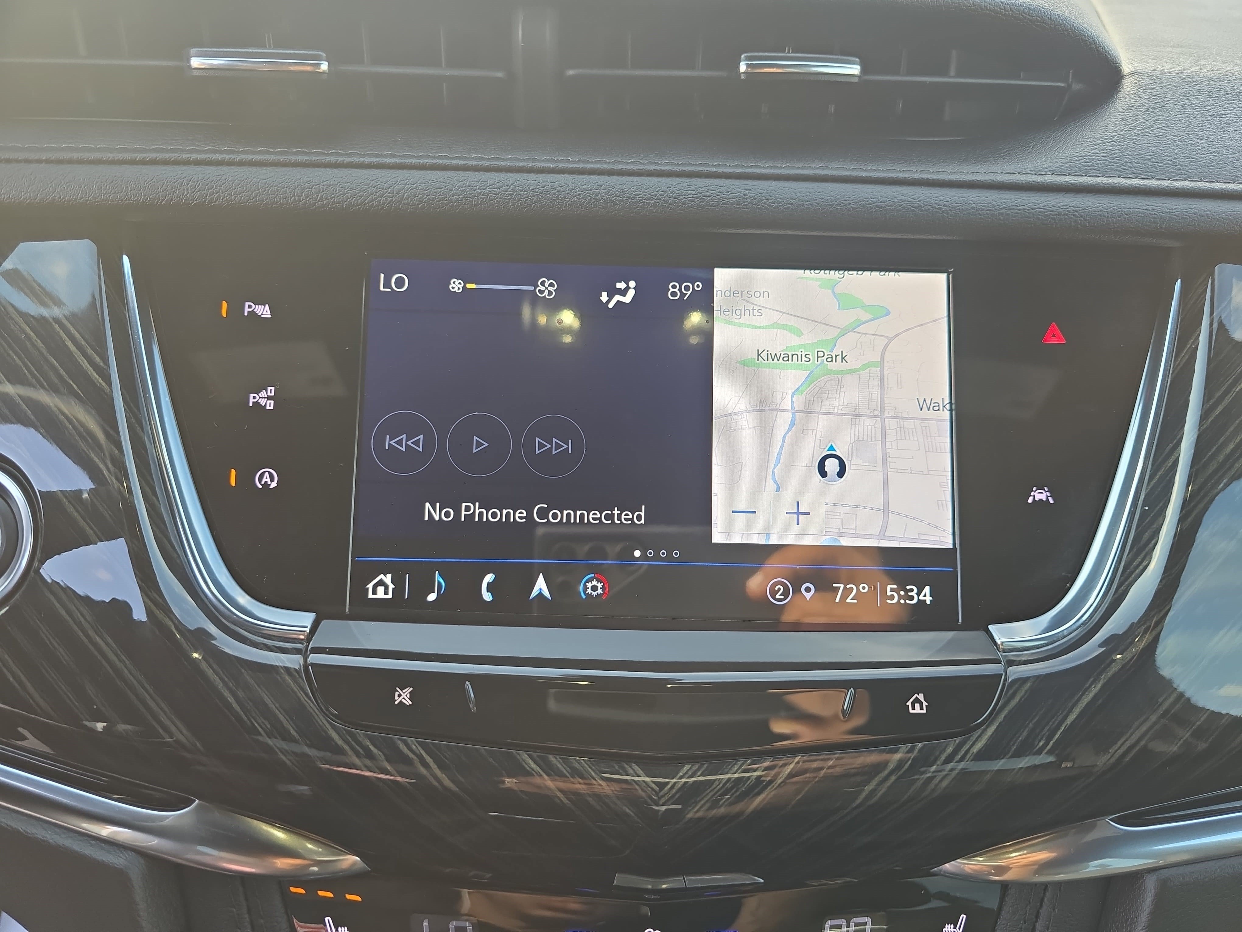 Used 2023 Cadillac XT6 Premium Luxury w/ Technology Package FWD image 22