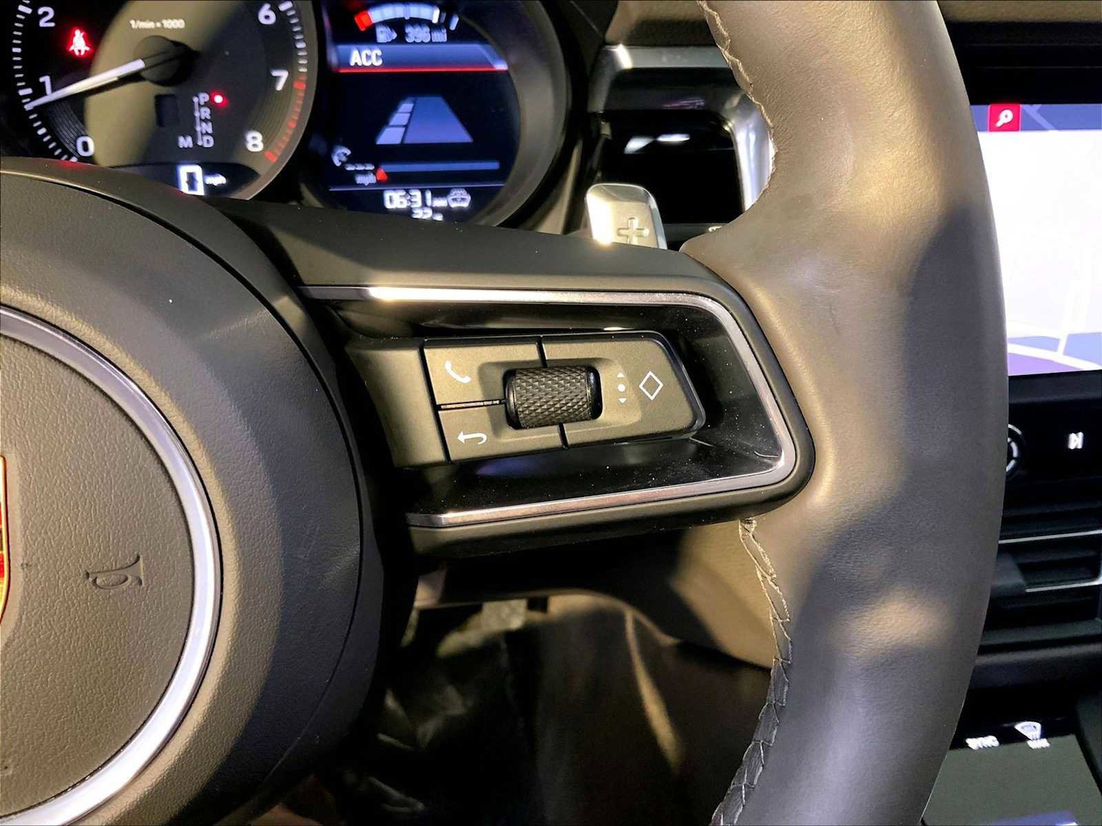 Used 2023 Porsche Macan image 28