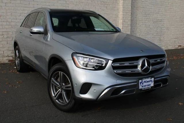 Used 2021 Mercedes-Benz GLC 300 4MATIC image 3