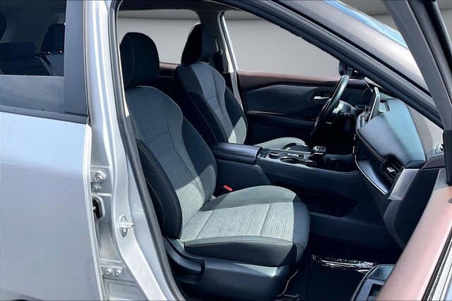 Certified 2023 Nissan Rogue SV image 28