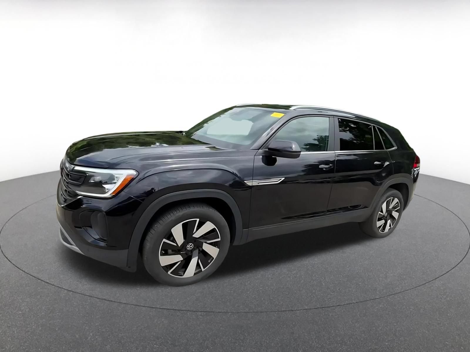 Used 2025 Volkswagen Atlas Cross Sport SE FWD image 8
