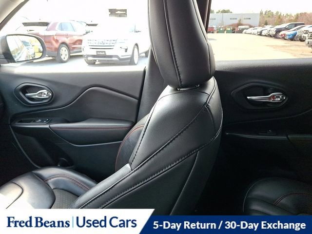 Used 2020 Jeep Cherokee Trailhawk w/ Cold Weather Group AWD/4WD image 24