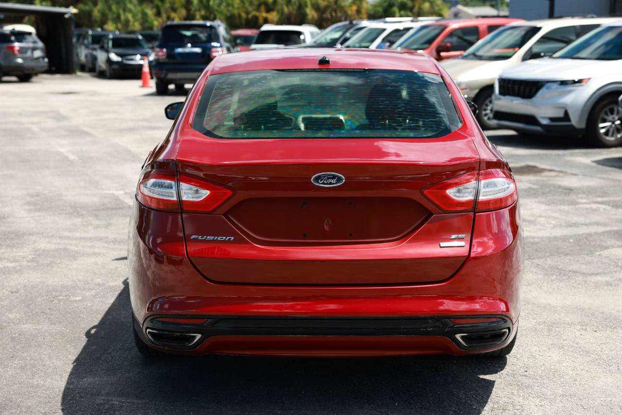 Used 2014 Ford Fusion SE w/ Equipment Group 202A FWD image 9
