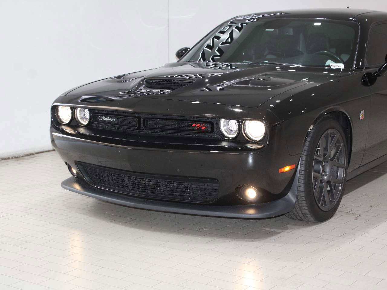 Used 2019 Dodge Challenger R/T Scat Pack w/ Scat Pack Stripe image 2