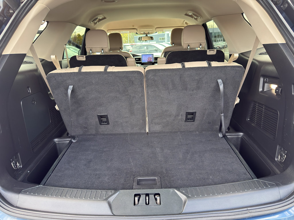 Used 2020 Ford Explorer XLT w/ Equipment Group 202A image 38