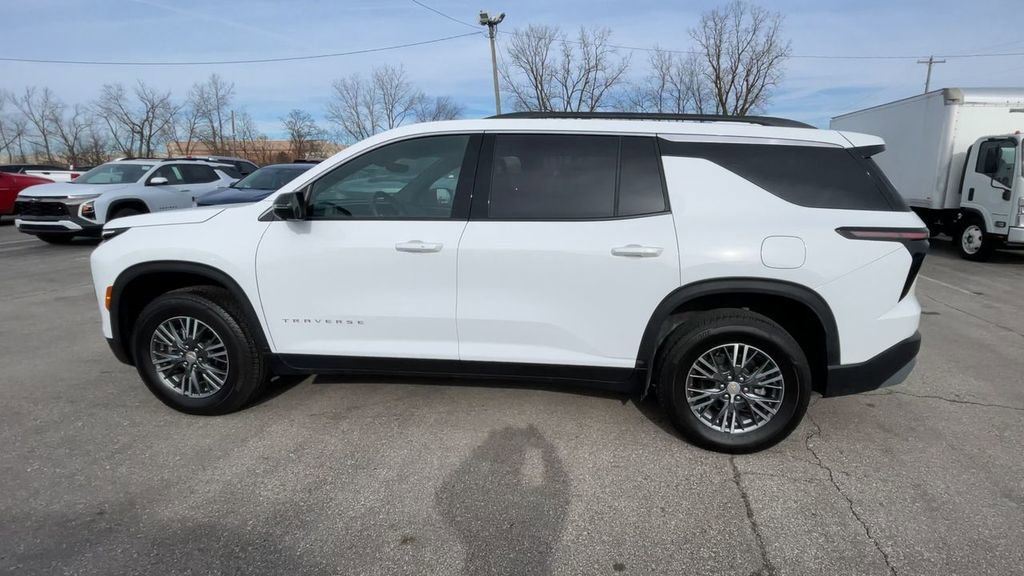 New 2026 Chevrolet Traverse LT w/ Driver Confidence Package FWD image 7