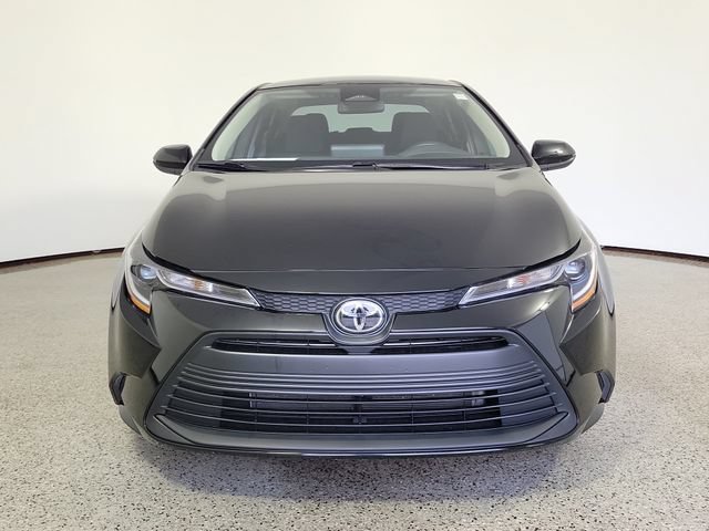 Used 2023 Toyota Corolla LE FWD image 3