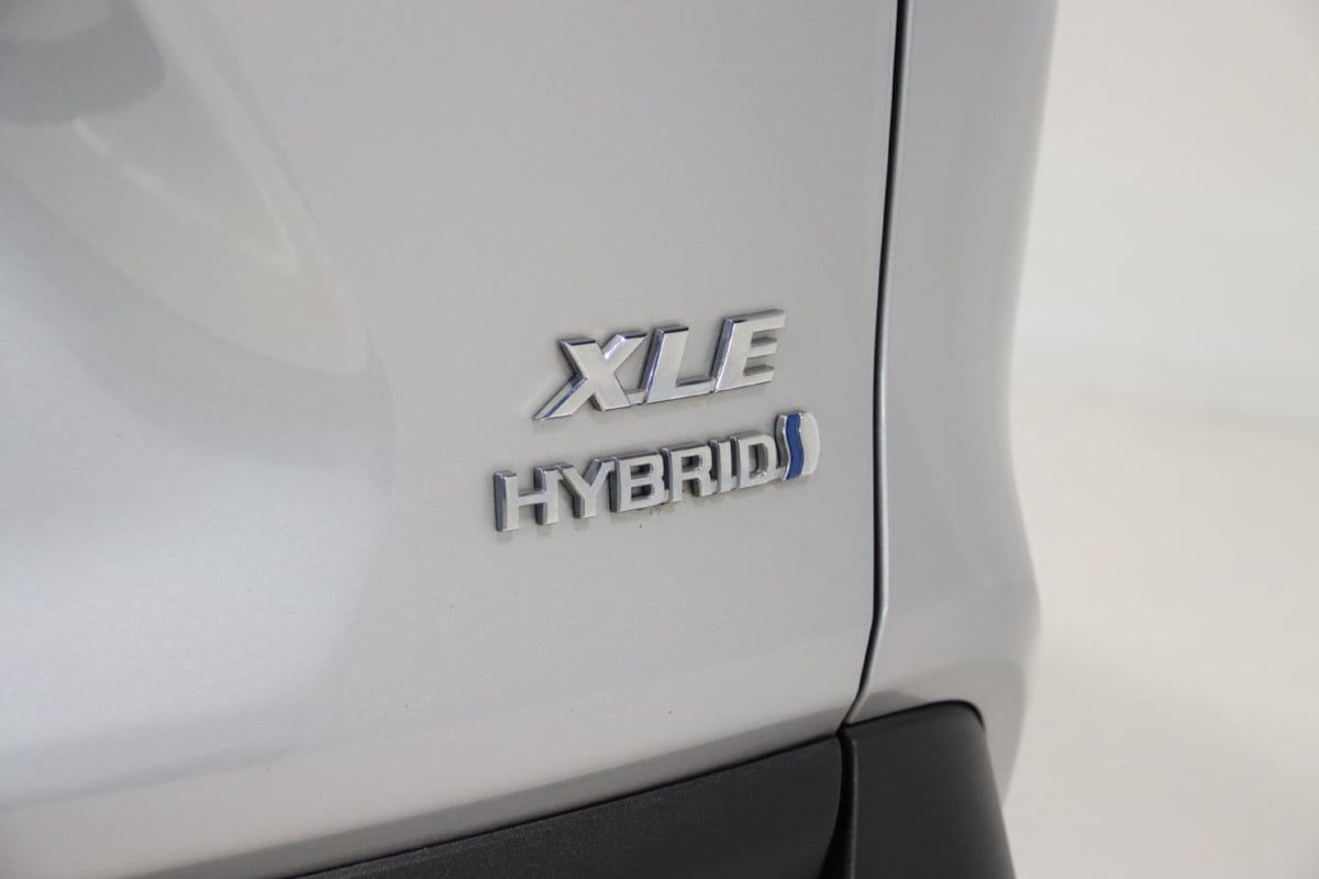 Used 2022 Toyota RAV4 XLE Premium AWD/4WD image 13