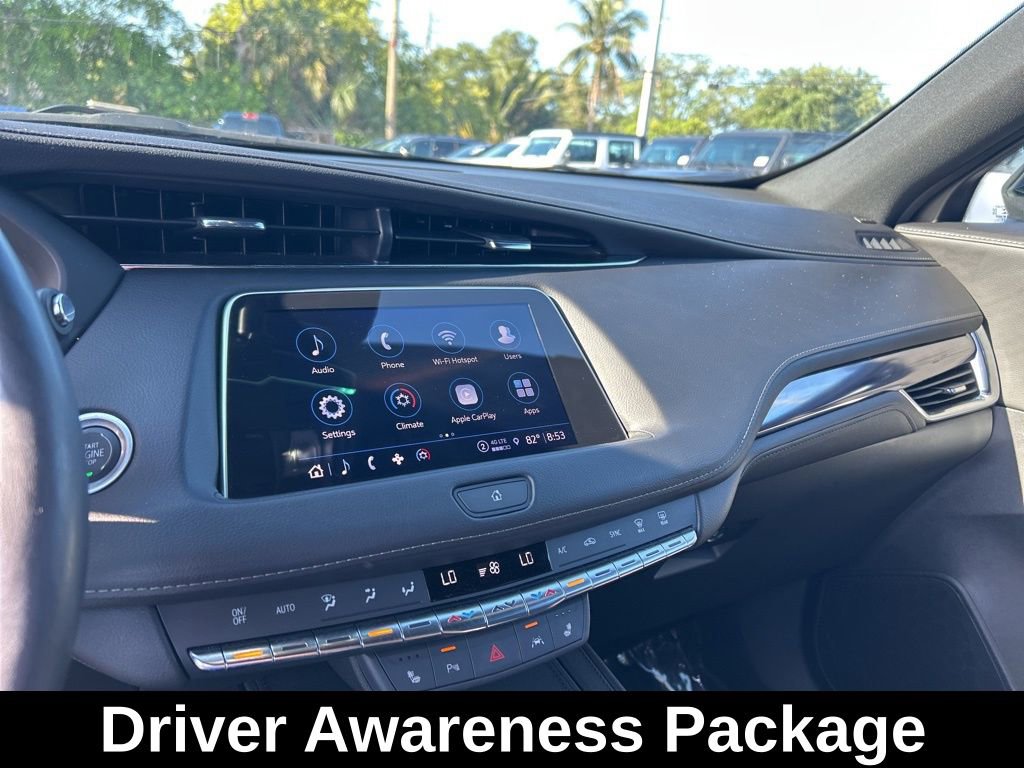 Used 2023 Cadillac XT4 Luxury w/ Cold Weather Package FWD image 12