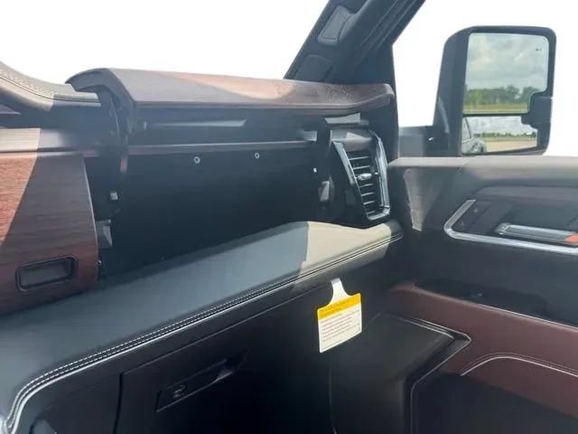 New 2026 GMC Sierra 3500 Denali Ultimate w/ LPO, Black Badging Package AWD/4WD image 30