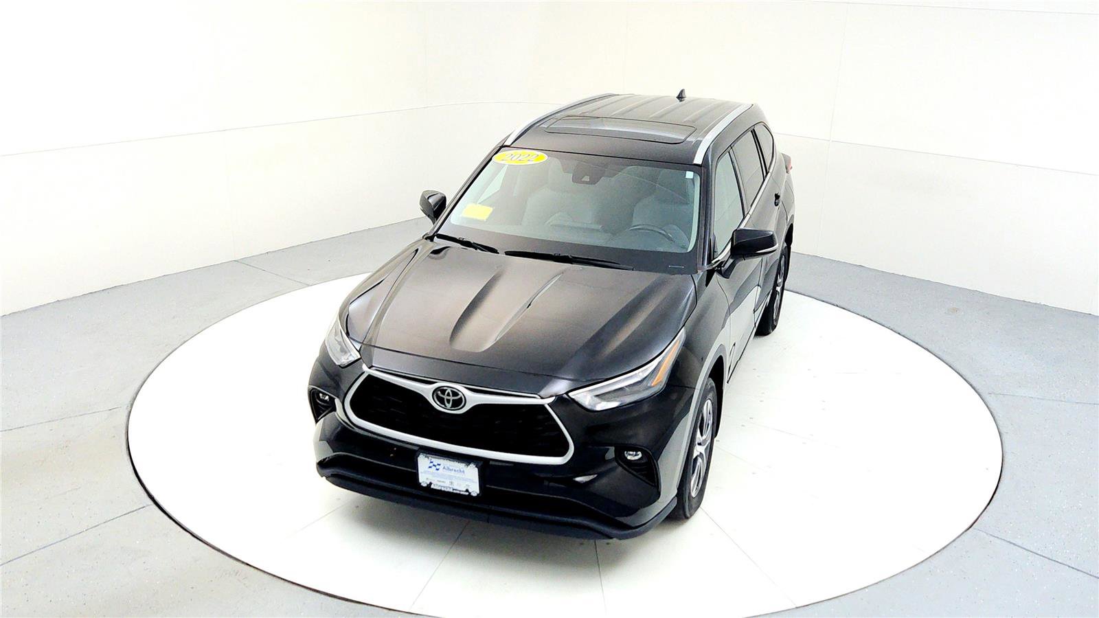 Certified 2022 Toyota Highlander XLE image 14