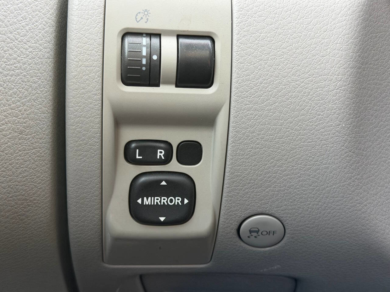 Used 2009 Subaru Forester 2.5X Limited image 17