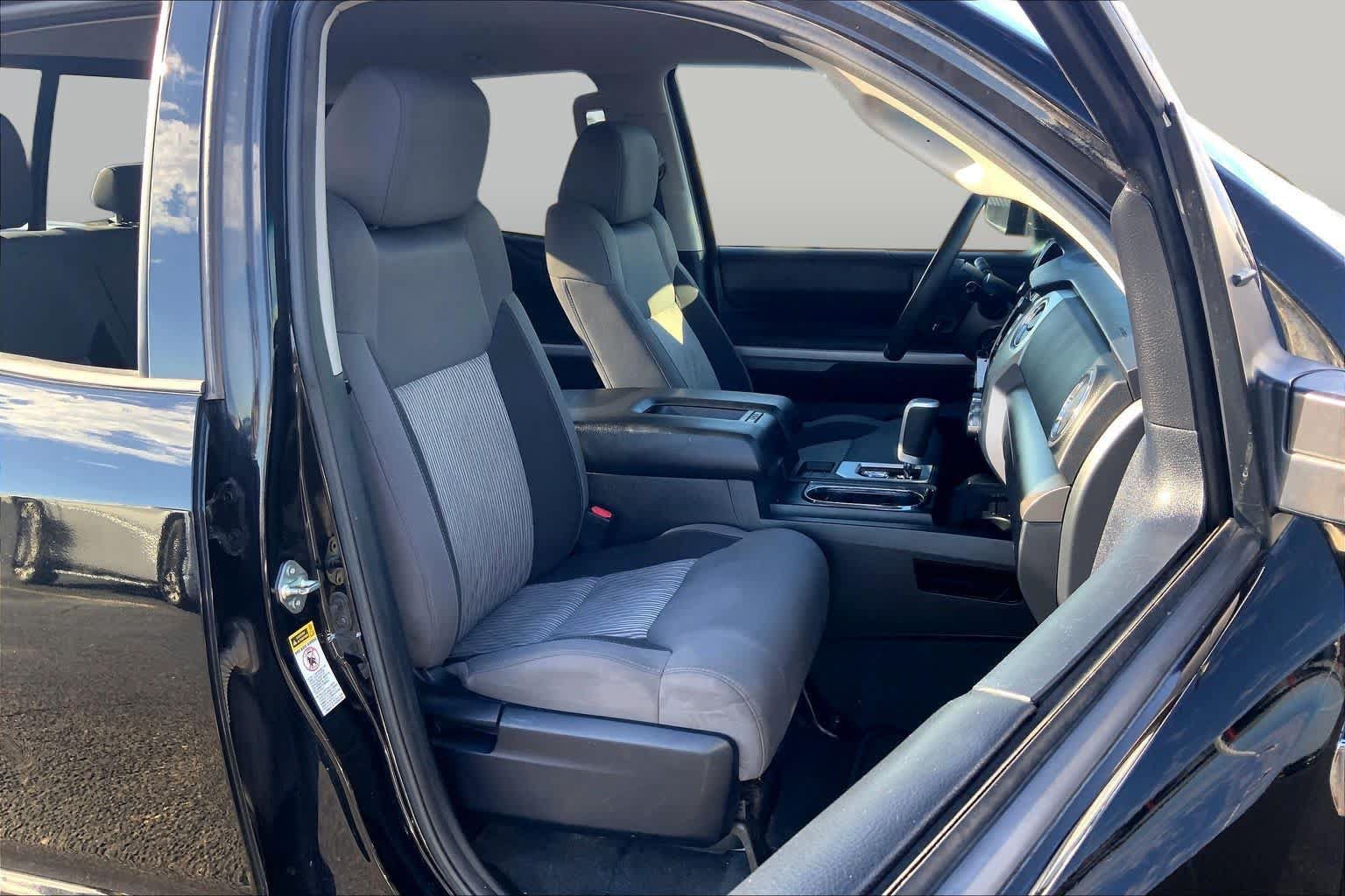 Used 2014 Toyota Tundra SR5 w/ SR5 Upgrade Package AWD/4WD image 9