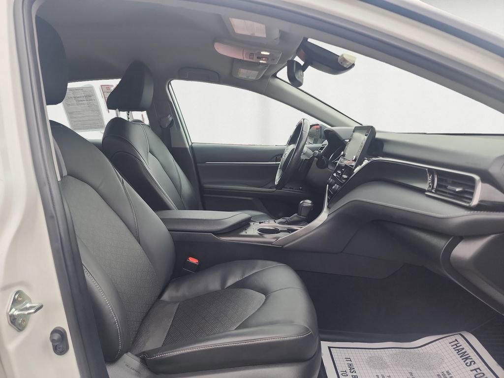 Used 2021 Toyota Camry XSE image 15