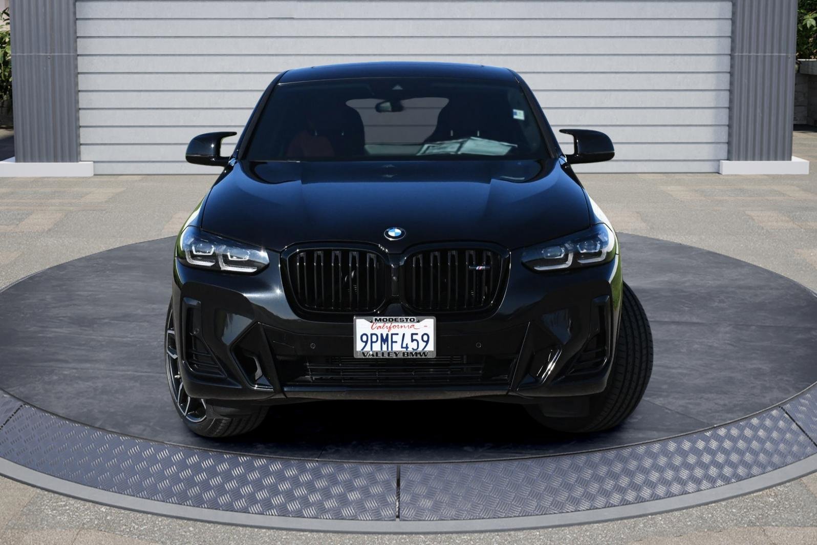 Used 2025 BMW X4 M40i w/ Premium Package image 2