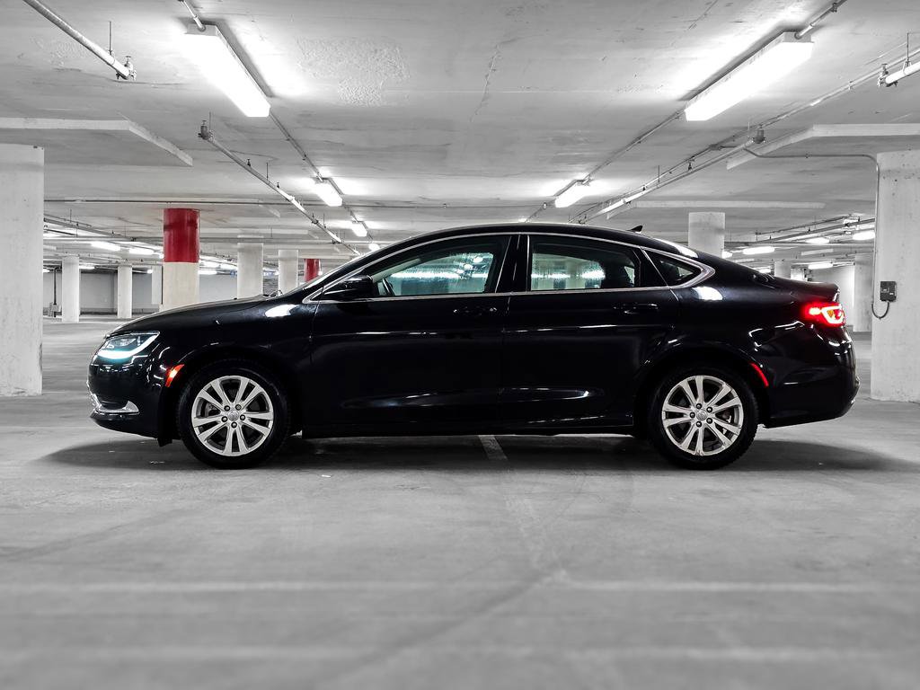 Used 2017 Chrysler 200 Limited Platinum w/ Comfort & Convenience Group image 13