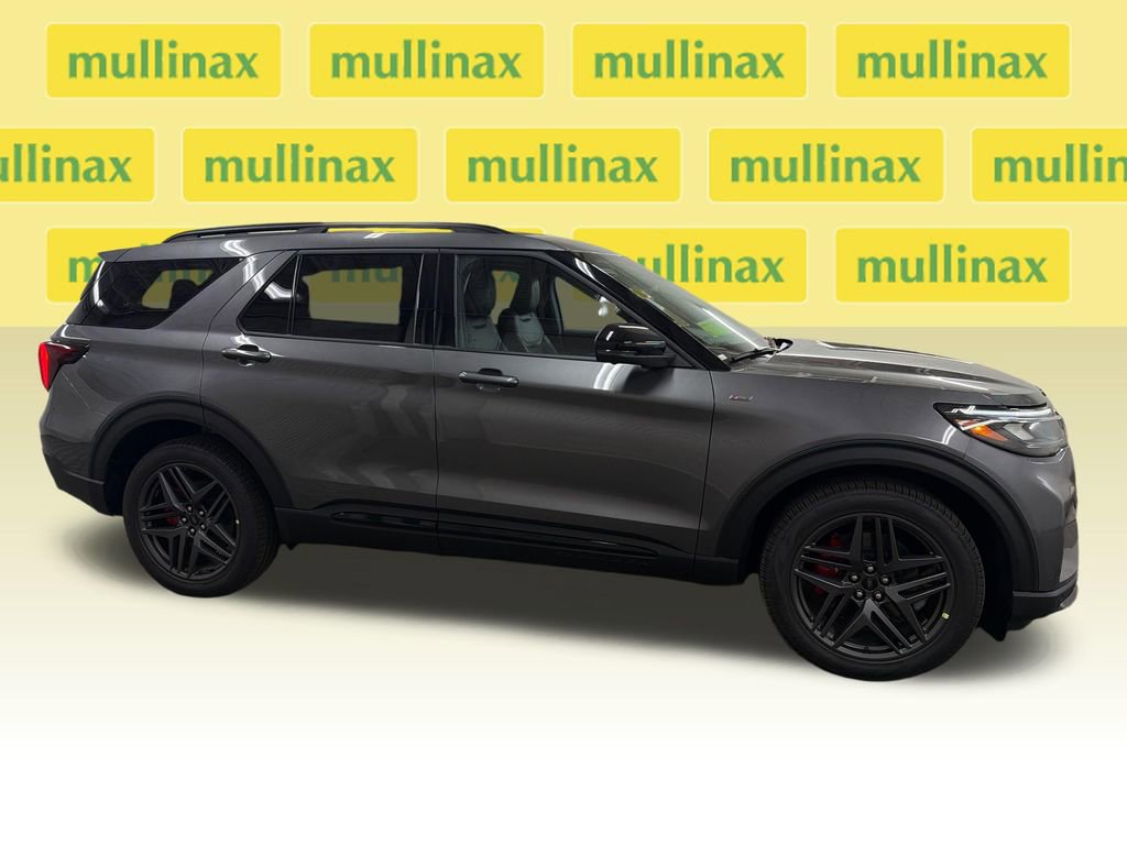 New 2026 Ford Explorer ST-Line w/ ST-Line Street Pack RWD image 2