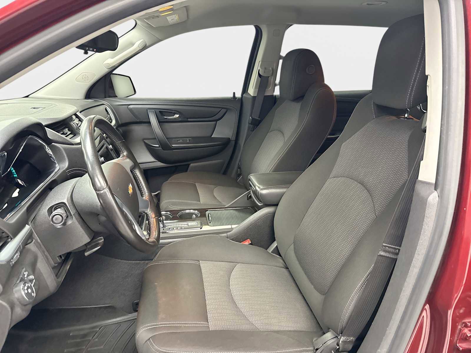 Used 2017 Chevrolet Traverse LT w/ Style and Technology Package image 19