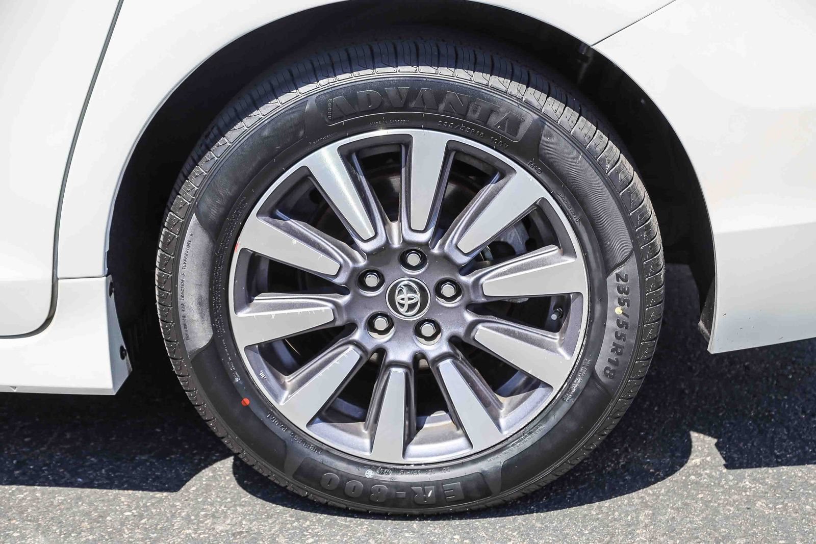 Certified 2020 Toyota Sienna Limited w/ Preferred Accessory Package FWD image 8