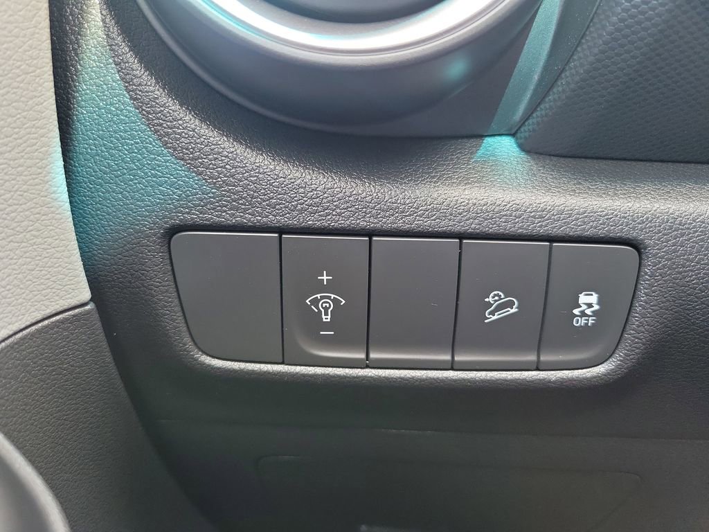 Used 2023 Hyundai Kona SEL FWD image 25