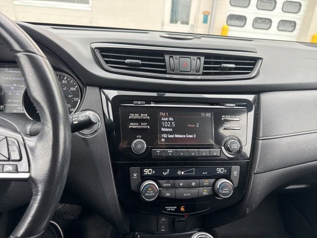 Used 2017 Nissan Rogue SV image 10